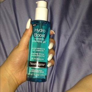 Neutrogena hydro boost cleansing gel